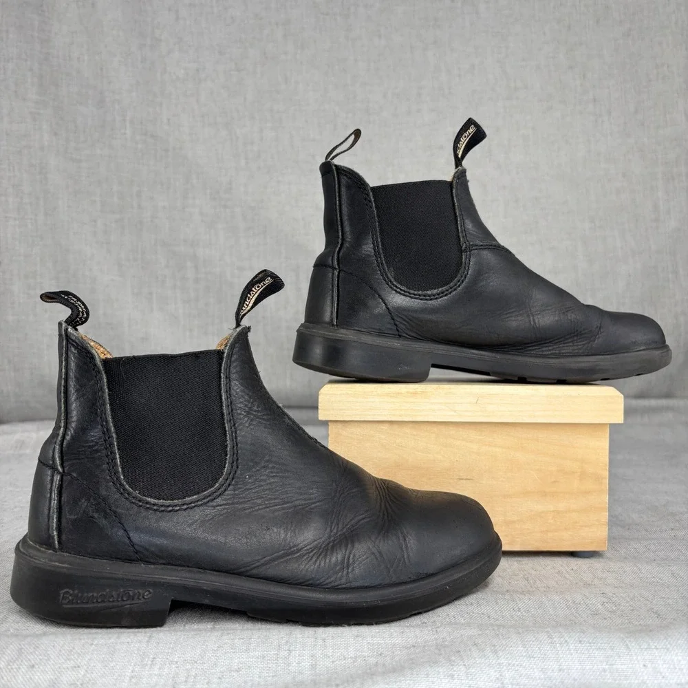 Blundstone Kids Series Black Leather Chelsea Boots Pull On Big Kids US Size 3